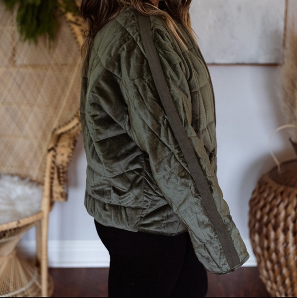 Olive Velvet Jacket. Size:Large - Picture 2 of 3